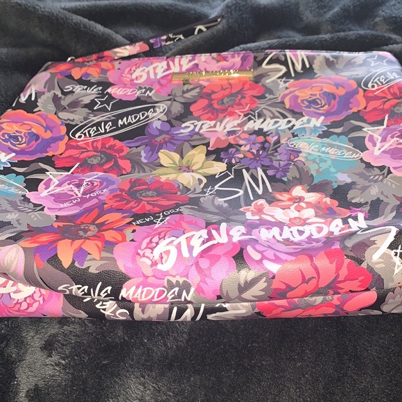 Steve Madden Pouch - Picture 3 of 11